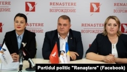 Președinta partidului „Renaștere”, Natalia Parasca (stânga), împreună cu deputații fugari Alexandr Nesterovschi și Irina Lozovan. Toți trei figurează pe o nouă listă de sancțiuni UE.