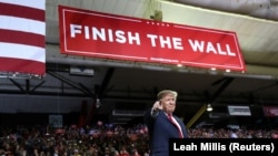 Trump face aproape orice pentru a-și pune în practică promisiunea