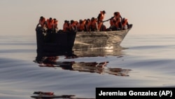 یک کشتی حامل پناهجویان - عکس از آرشیف