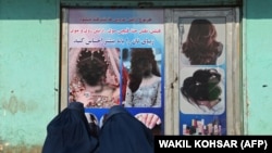 طالبان گفته اند که چادری بهترین پوشش یا حجاب اسلامی به زنان به شمار می رود