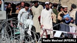 د خوست اوسېدونکي وايي، د غلام خان په صفري نقطه کې د خپلو ناروغانو د انتقال لپاره له څو ورځو په تمه دي. 