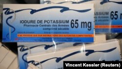 Ministrul Alexandru Rafila a cerut medicilor de familie să distribuie pastilele de iod, pe care populația să le ia numai în caz de accident nuclear. 