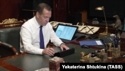 ფოტო არქივიდან. რუსეთის უშიშროების საბჭოს მდივანი დმიტრი მედვედევი