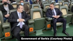 Ivica Dačić, ministar inostranih poslova Srbije i Aleksandar Vulin, šef srpske Bezbednosno informativne agencije, koji je do dolaska na tu funkciju vodio stranku predlagača pridruživanja Srbije BRIKS-u, na obeležavanju godišnjice osnivanja Lovačkog sveza Srbije u Beogradu 30. oktobra 2021.