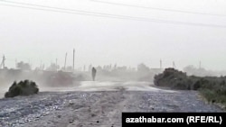 Песчаная буря. Туркменистан (Фото из архива)  