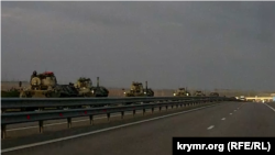 Rusiye arbiy tehnikası Qırımda «Tavrida» yolunda, arhiv