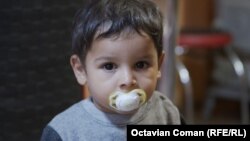 Unul dintre cei cinci băieți ai familiei Fîțan. Mai au și patru fete. Fiind credincioși, consideră că o familie numeroasă e ceva normal.