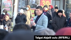 Шерзодбек Умарбеков эл менен жолугууда.