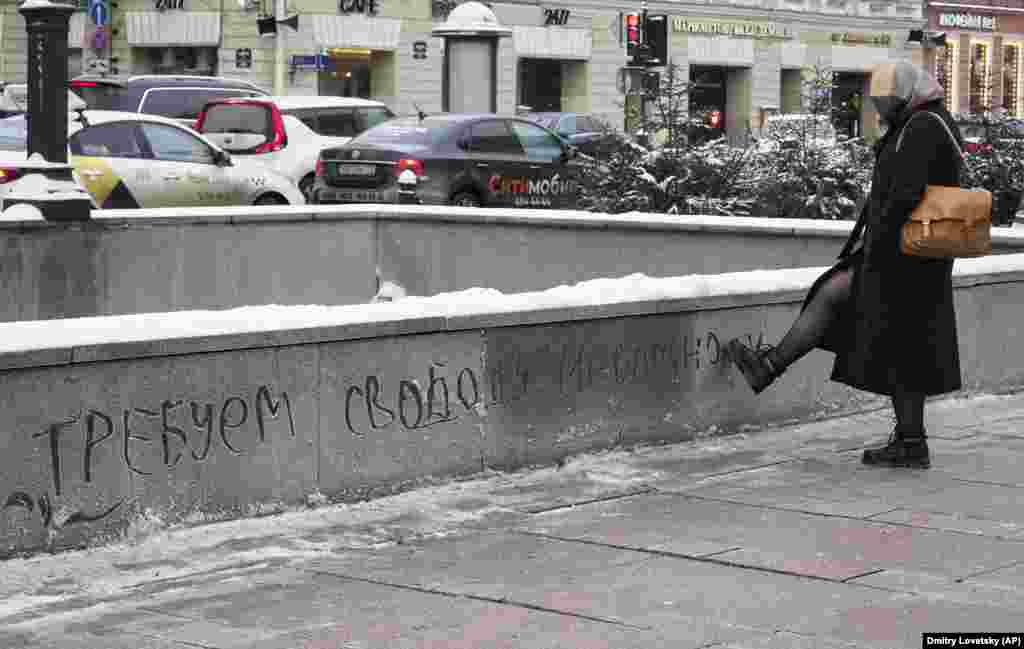 St. Petersburg: "We demand freedom for Navalny."