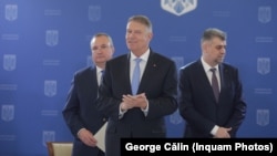 Președintele Klaus Iohannis (C), premierul Marcel Ciolacu (R) și președintele Senatului Nicolae Ciucă (L) la Ziua Mondială a ONG-urilor, Palatul Cotroceni, 27 februarie 2024.