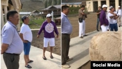 Интернетте тараган сүрөт. Автору белгисиз. 