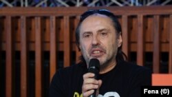 Davor Sučić, frontmen benda Zabranjeno pušenje i historičar