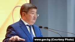 Акылбек Жапаров.