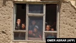 تصویر آرشیف: تعدادی از شاگردان یک مدرسه دینی 