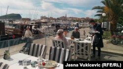 Turistički poslenici procjenjuju da će Crnoj Gori ovog ljeta biti potrebno preko 30.000 sezonaca. Budva, Crna Gora, 20.april 2024.godine 