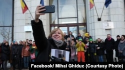 Reprezentanți ai societății civile și jurnaliști o susțin pe jurnalista Emilia Șercan, Parchetul General, Bucuresti, 18 decembrie 2023 