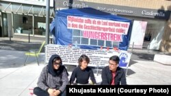 تحصن زنان معترض افغان در شهر کلن جرمنی
