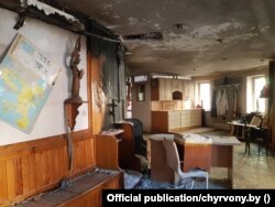 Чырвоны касьцёл у Менску пасьля пажару. Архіўнае фота