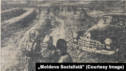 Președintele A. Kilo în câmp cu noul automobil „ZIM”. „Moldova socialista”, 6 Ianuarie 1954. 