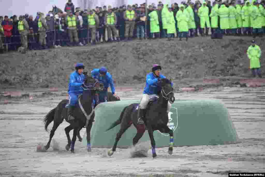 Бүгүнкү финалда Таластын &quot;Ынтымак&quot; жана Оштун &quot;Достук&quot; командасы беттешүүдө.&nbsp;