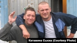 Жители поселка Харп. Россия, архивное фото