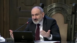 Վարչապետն այդ հրապարակումները «պսևդո, կամ՝ ոչ պսևդո սկանդալ որակեց»՝ կառավարության նիստում պահանջելով պարզաբանումներ