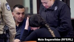 აითაჯის ბრალდებული დედა, ეგანა მაგარამოვა, სასამართლოს სხდომაზე, 18 იანვარი