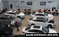 Магазин китайского автомобильного бренда Changan, принадлежащий дилеру "АвтоРус". Подольск, Московская область, 20 октября 2025 года