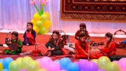 Diňle: 'Salam, Dogan': Türkmen jemgyýetinde çaga näme üçin zor görkezilýär 