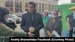 ანდრეი შარაშიძე საარჩევნო კამპანიისას. ფეისბუკის ფოტო