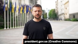 США не підтримують надання Україні запрошення в НАТО сьогодні, щоб «не дратувати» очільника Росії Володимира Путіна, каже Володимир Зеленський