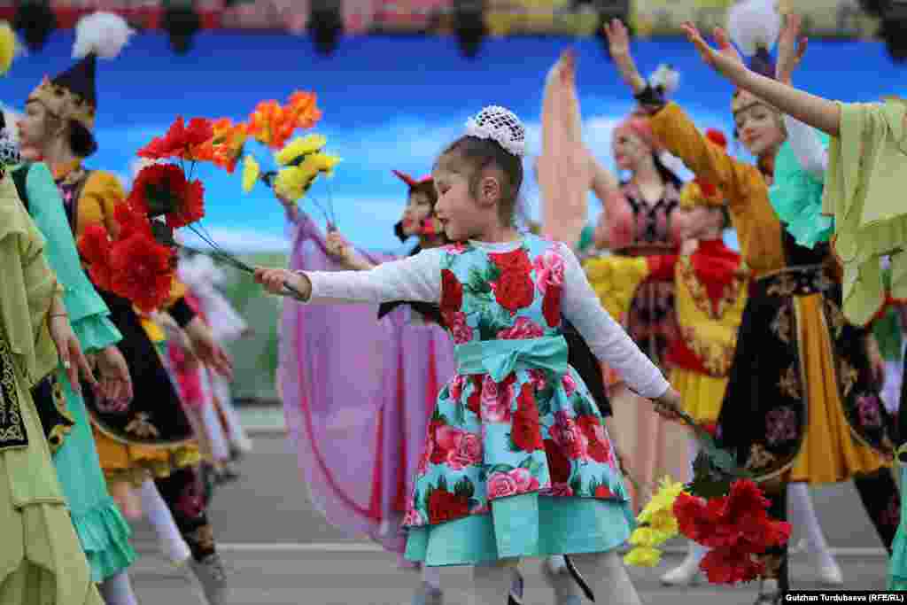 22-мартта саат 10:00дө кайрадан улуттук спорт оюндары уюштурулуп, түштөн кийин концерттик программа башталат.