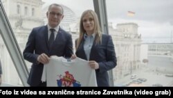 Millica Gjurgjeviq Stamenkovski, si kryetare e Zavetnicit, u takua në Bundestag me presidentin e AfD-së, Tino Chrupalla, në nëntorin e vitit 2023.
