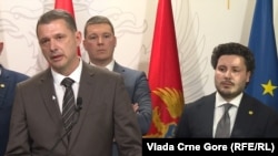 Šef Specijalnog policijskog odjeljenja Predrag Šuković, iza njega Filip Adžić, desno Dritan Abazović (foto arhiv)