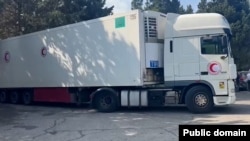 Ադրբեջանական Կարմիր մահիկի բեռնատարներից մեկը