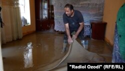 В одном из подтопленных домов в столице