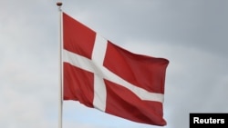 Урядовці кажуть, що це «перше й поки що безпрецедентне рішення».
