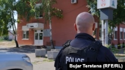 Një pjesëtar i Policisë së Kosovës në Mitrovicë të Veriut. Fotografi nga arkivi. 