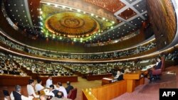  د پارلمان د شریکې غونډې کارروايي‌ د مې میاشتې تر ۱۵مې ڼېټې ځنډول شوې ده. 