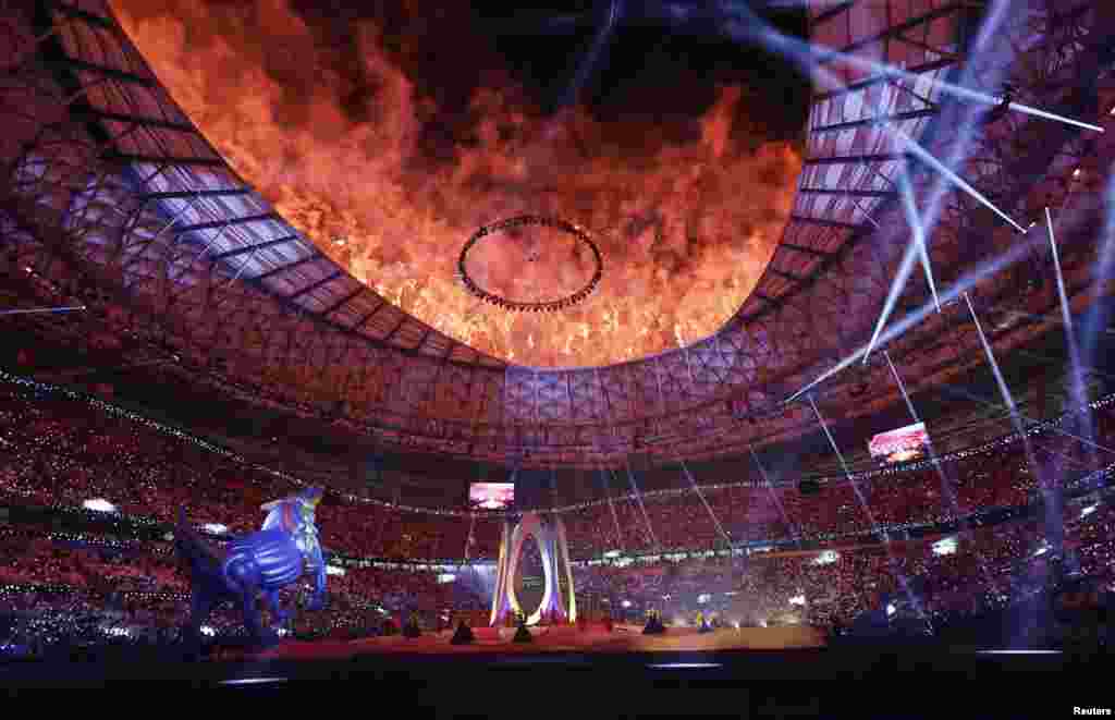 Азия Кубогунун ачылыш аземи Катардын Лусаил шаарындагы "Лусаил" стадионундо өттү. Финалдык беттеште дал ушул стадиондо өтөт.&nbsp;