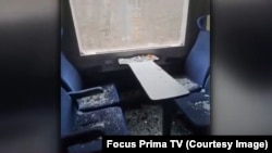 Pantograful unui tren s-a rupt și a spart geamul. Trei călători au fost răniți