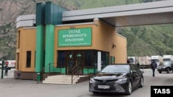 Gürcistan-Rusiye sıñırındaki keçiş noqtası, nümüneviy fotoresim