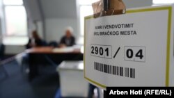 Qendër e votimit në Zveçan, 21 prill 2024.