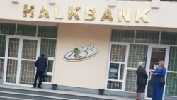 Diňle: Daşary ýurtlarda okaýan türkmen studentlerine pul geçirmekde täze bökdençlik döredi