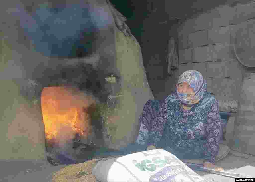 Башта мичне ягып җибәрәләр, аннары шунда ипи пешерәләр