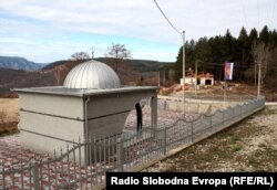 Crkva se gradi preko puta groblja. Kragljivode, 11. mart 2024.