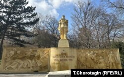 Усти-над-Лабем шаарындагы советтик жоокердин айкели. 13.3.2024.