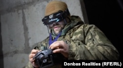 Пілот розрахунку FPV-дронів 40-ї артилерійської бригади ЗСУ полює за російською технікою