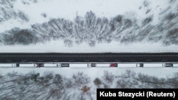 У ДПСУ нагадують, що рух легкових автомобілів та автобусів не блокується. 