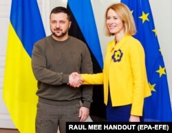 Kallas meets with Ukrainian President Volodymyr Zelenskiy in January. She has suggested that the West should have provided military aid to Kyiv even before Russia's full-scale invasion in 2022, as Tallinn did.